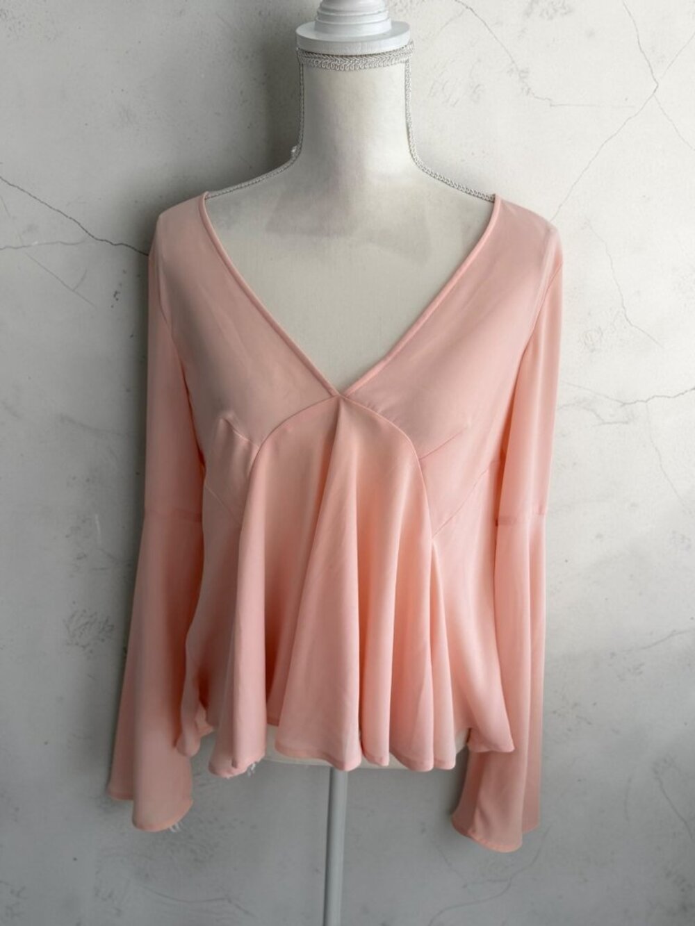 LUCY PARIS Pink V Neck Long Sleeve Top Size Medium